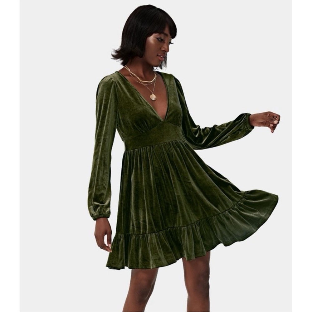 New Halara Everyday Deep V-Neck Ruffled Hem Velvet Mini Party Dress XL